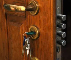 Homestead Lock And Locksmith Homestead, FL 305-307-5672 - 10a-Lock-Change